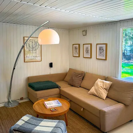 Nyaraló 70s Summer House With Sauna And Cold Plunge *